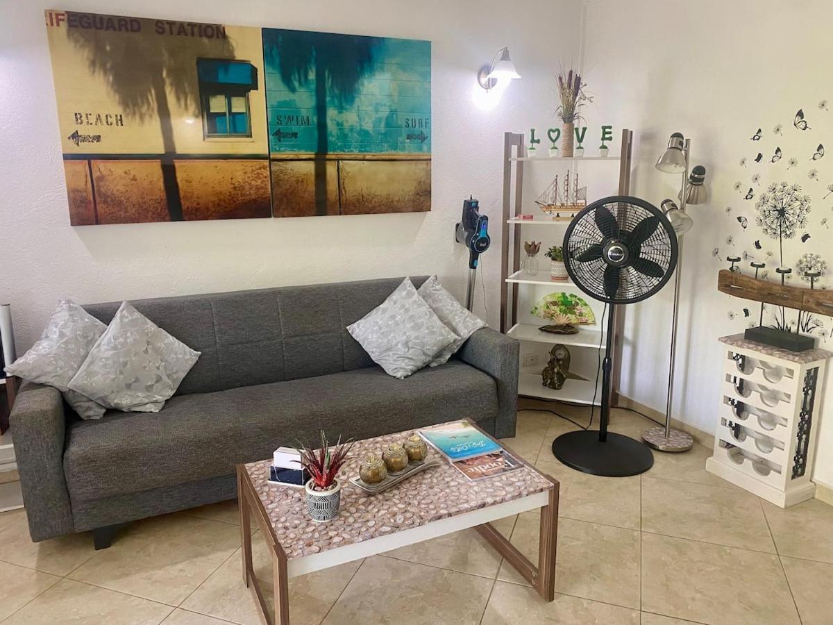 West Coast 1 Bedroom Apartment 66 - Close To Beach Сент-Джеймс Экстерьер фото